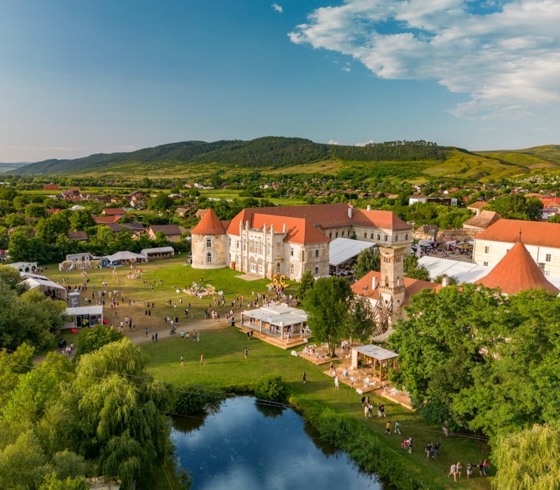 Electric Castle is loved by 250.000+ people every year for its unique and immersive 4 day &
24/7 experience, awarded by the music festival industry for its relentless quality and appreciated
by thousands of artists worldwide.